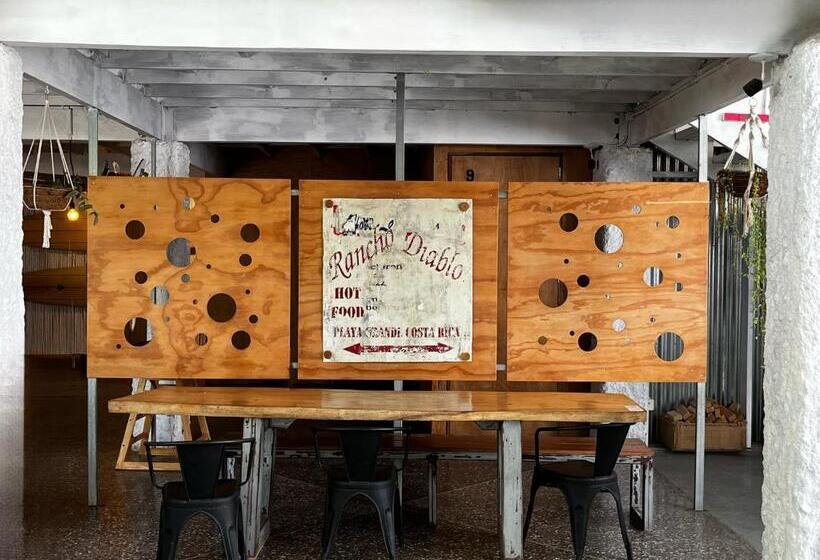 فندق El Reinas By Sugar S Monkey