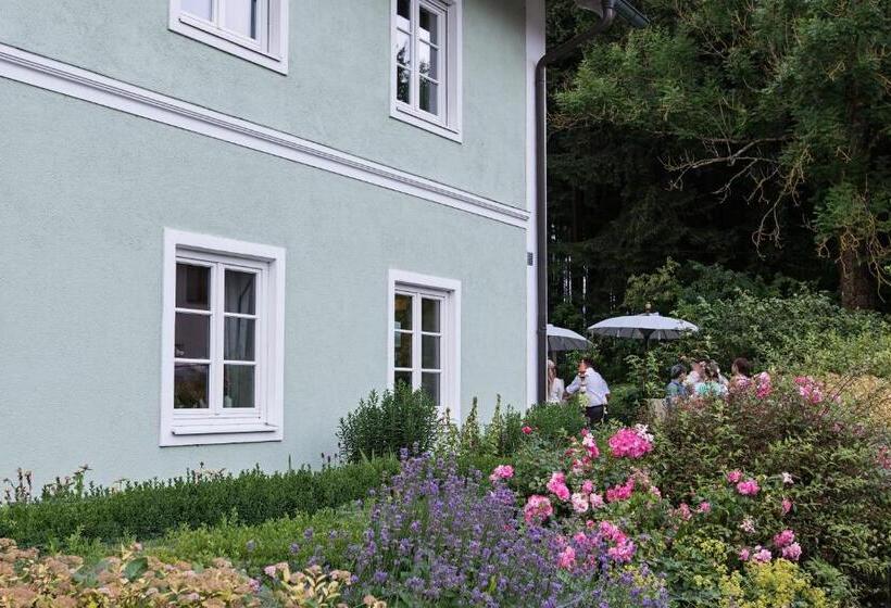 Отель Landhaus Plendl