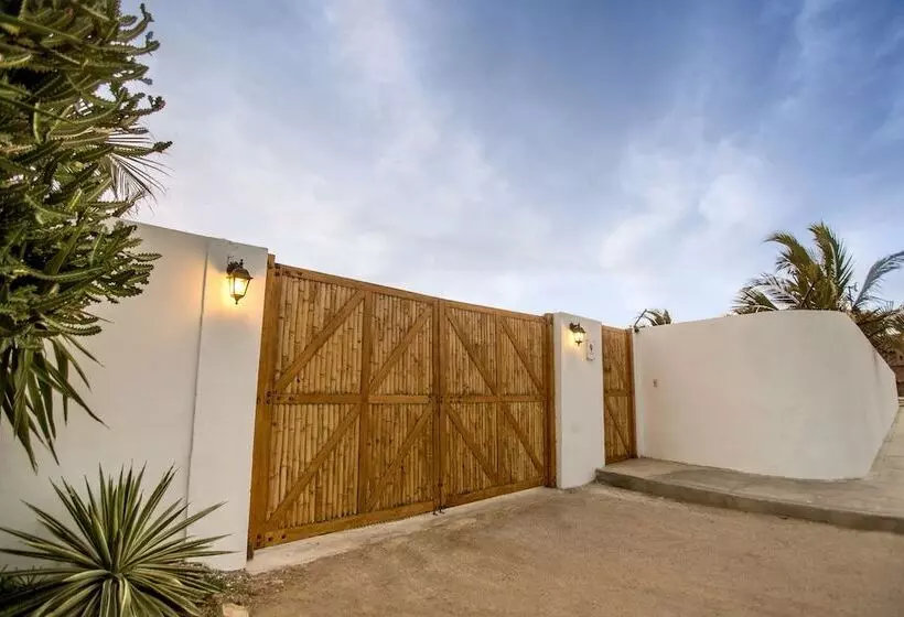 هتل órganos Beach Bungalows & Suites