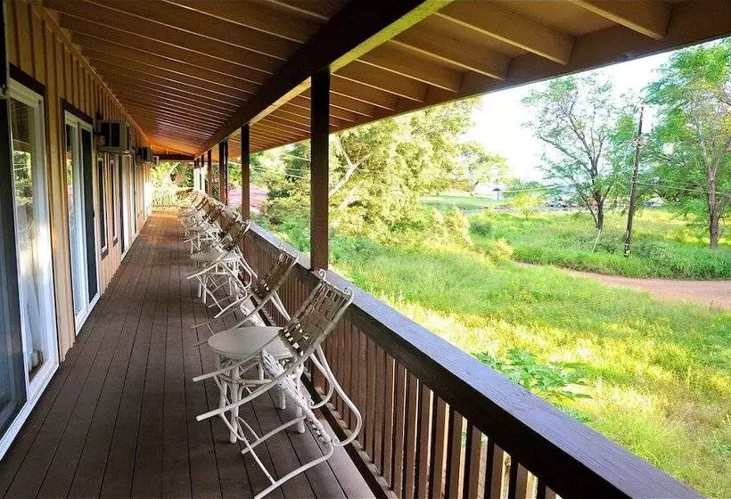 ホテル The West Inn Kauai