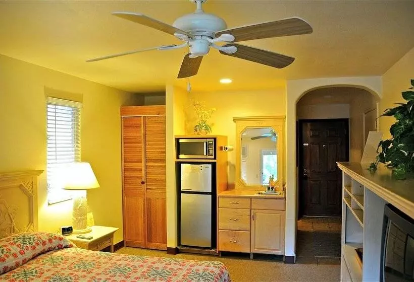 ホテル The West Inn Kauai