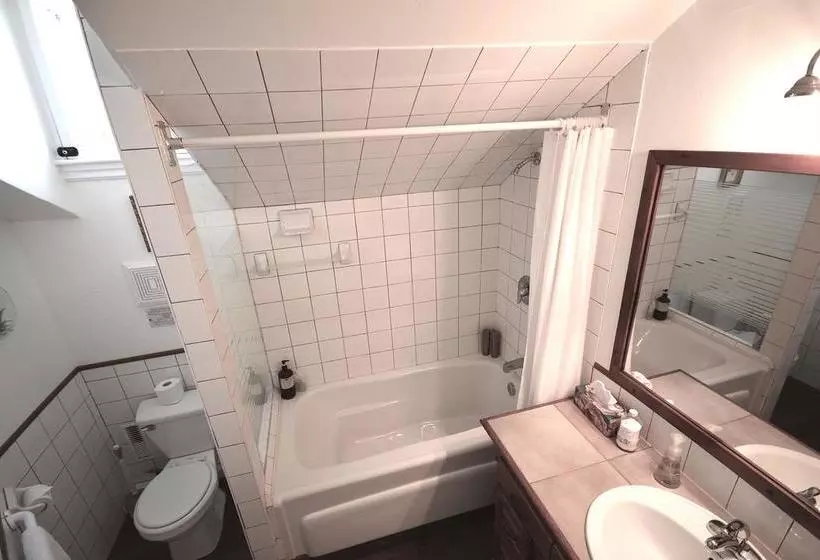 Hotelli 1842 Bed & Breakfast