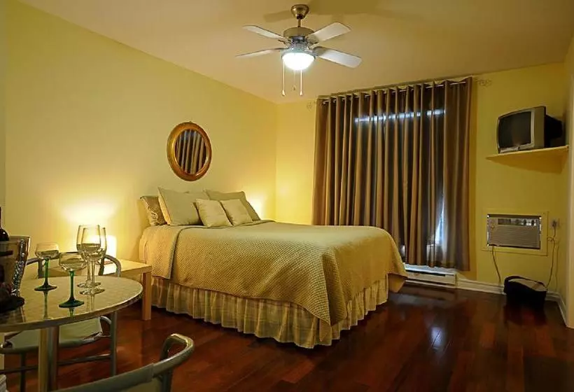 ホテル Auberge Le Voyageur