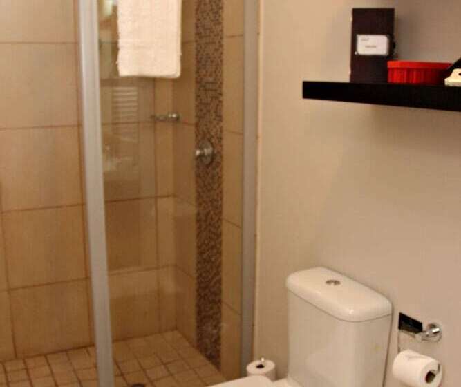 בית מלון כפרי Browns Manor