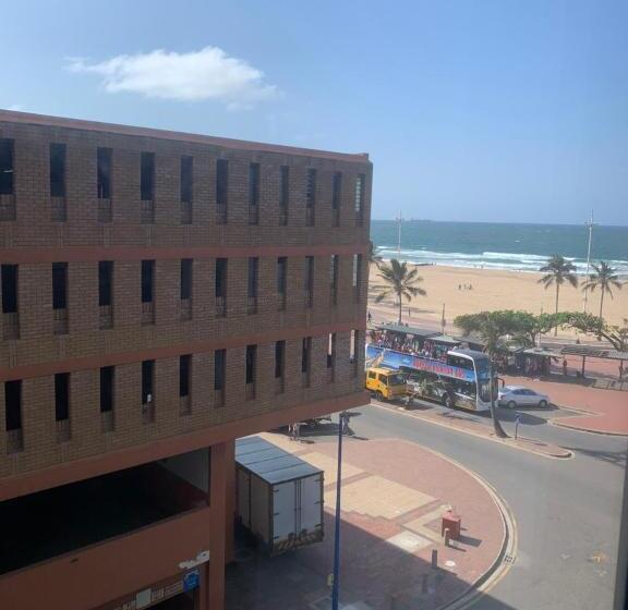 هتل Gooderson Tropicana