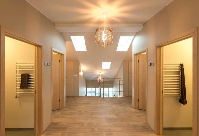 هتل Guesthouse Garun, Skolavellir