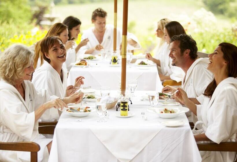 Hotel Ste. Anne's Spa