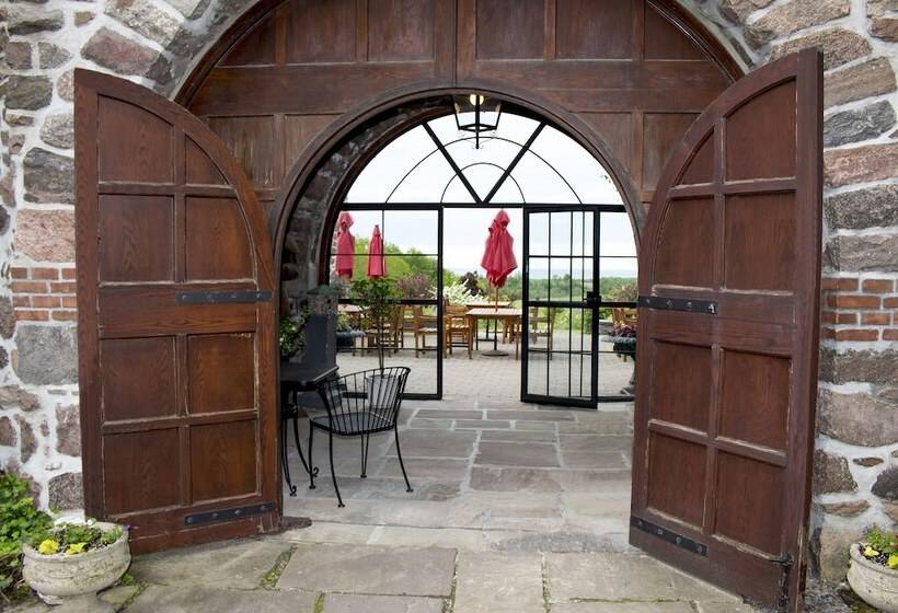 Hotel Ste. Anne's Spa