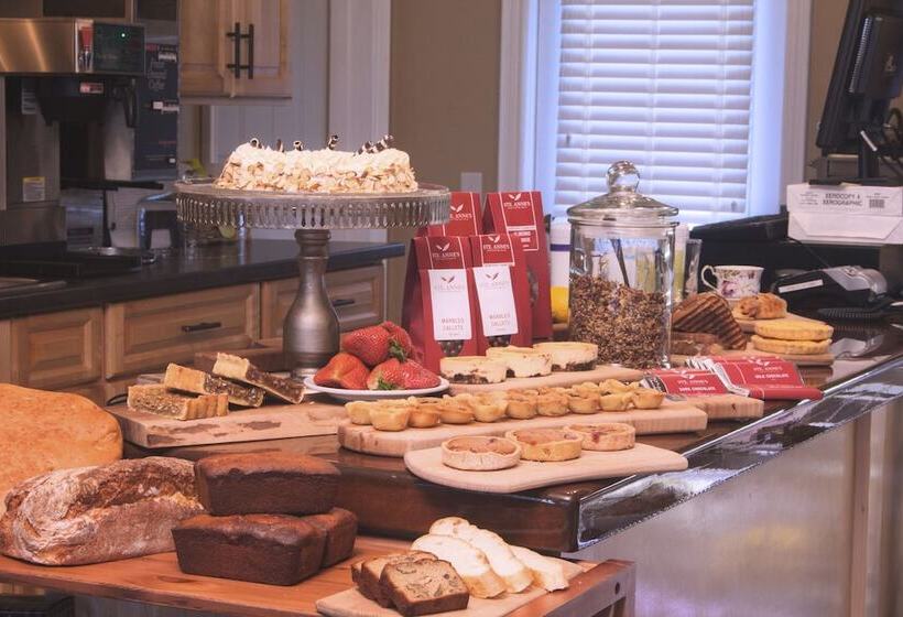 Hotel Ste. Anne's Spa