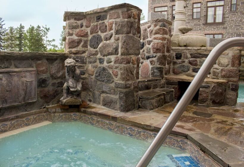 Hotel Ste. Anne's Spa