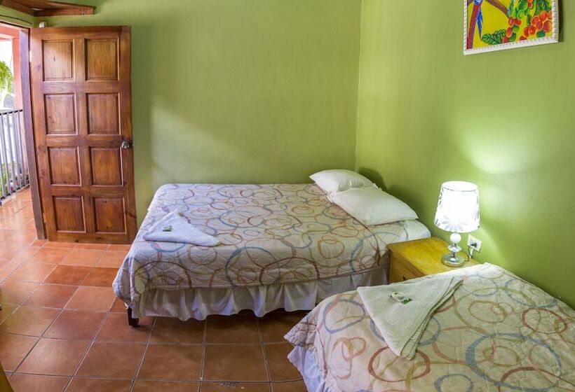 هتل 04 Hostel   Central Park