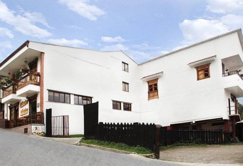 هتل Balcones Del Ayer