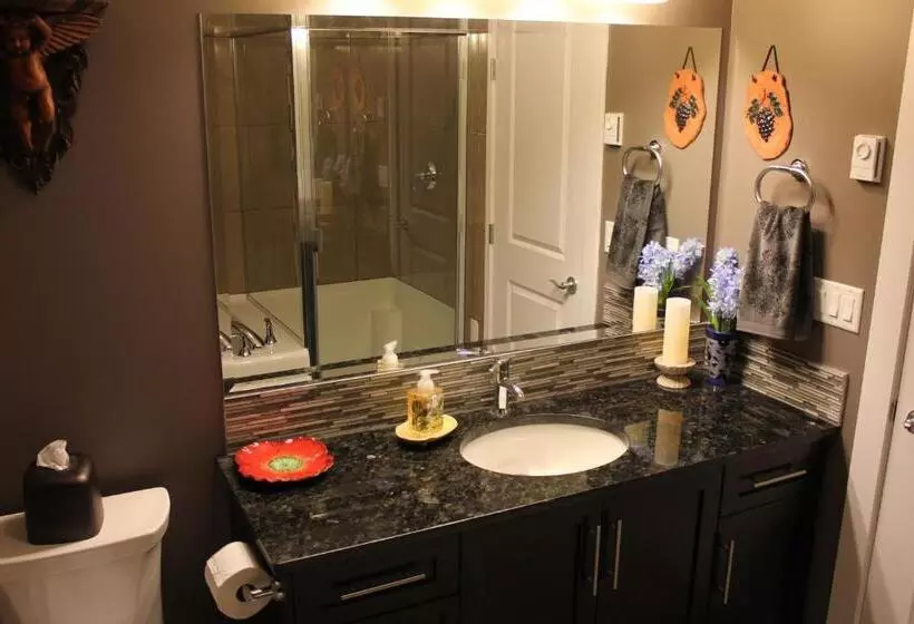Hotelli Brookside Inn Boutique