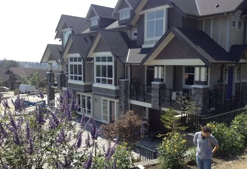 Hotelli Brookside Inn Boutique