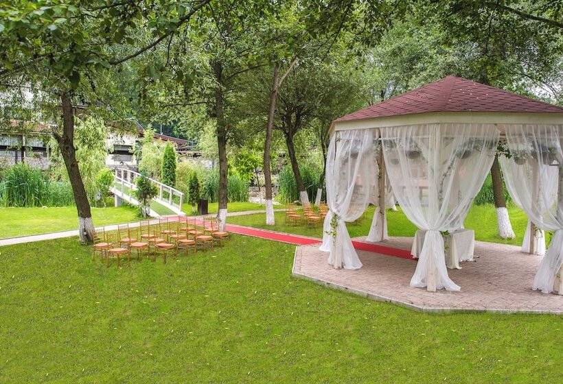 هتل Domeniul Dambu Morii