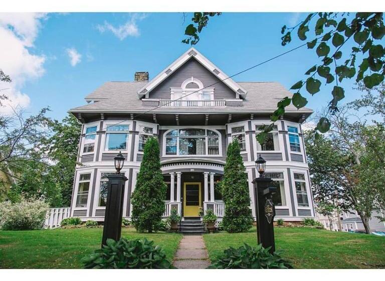 هتل Fairholm Boutique Inns