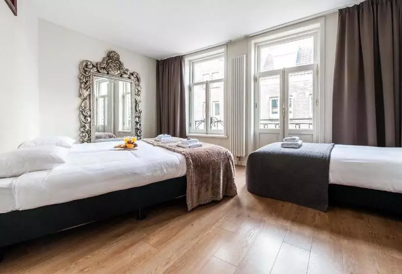 هتل Leidse Square City Center Apartments