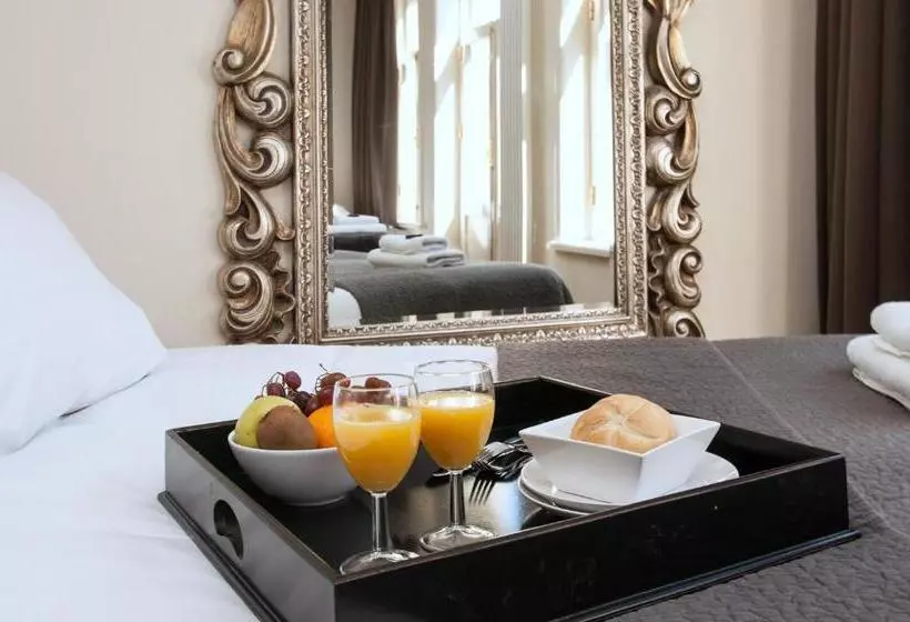 هتل Leidse Square City Center Apartments