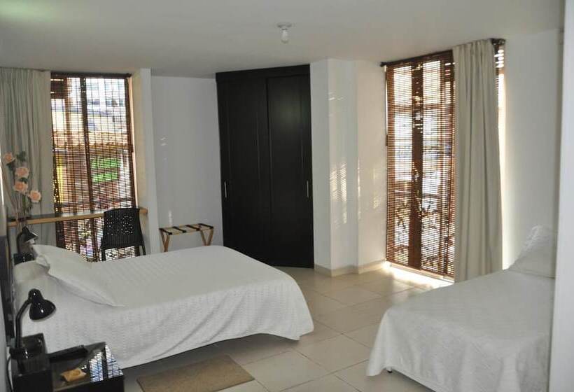 Hotel Meson De Las Flores