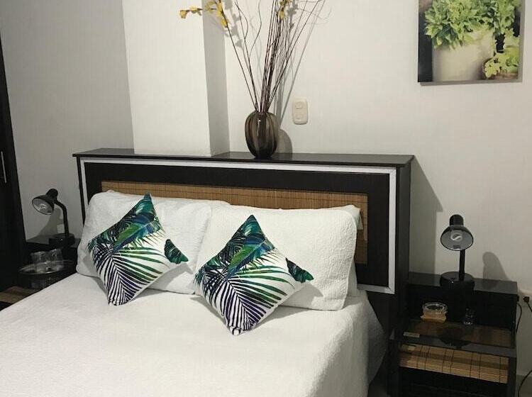 Hotel Meson De Las Flores