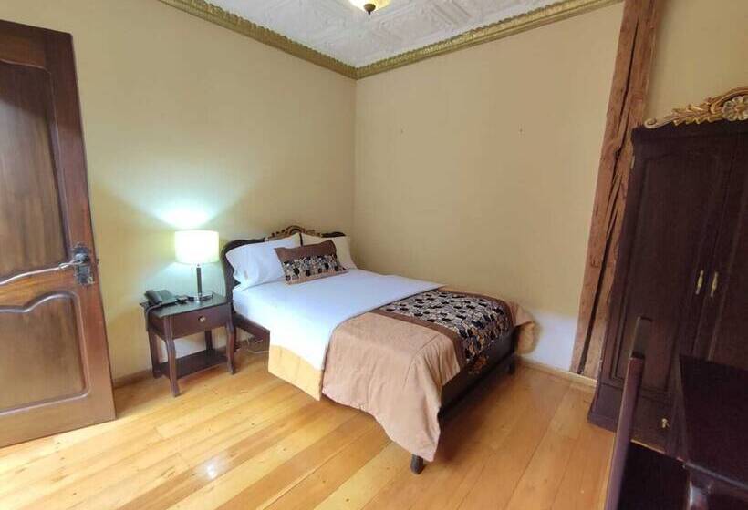 Отель Vieja Mansion