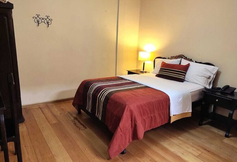 Отель Vieja Mansion