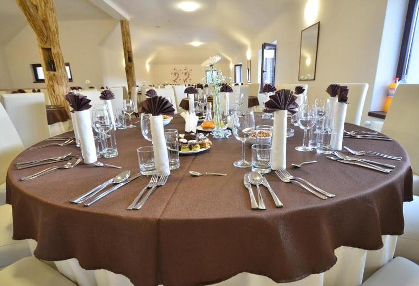 住宿加早餐  Pensiune Restaurant Flamingo