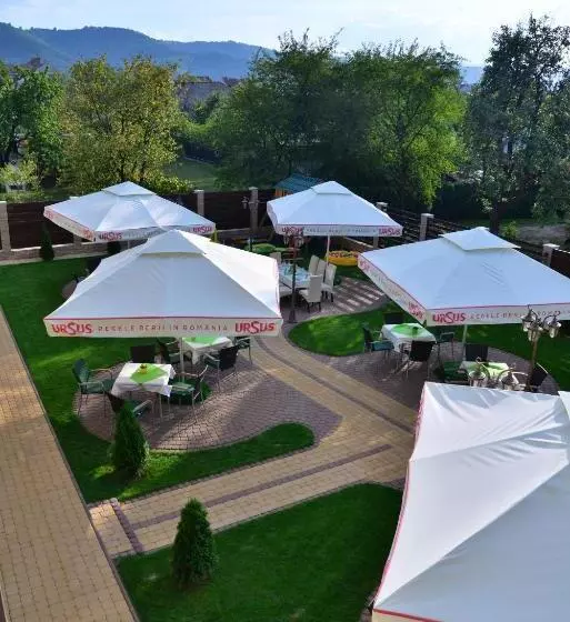 تختخواب و صبحانه Pensiune Restaurant Flamingo