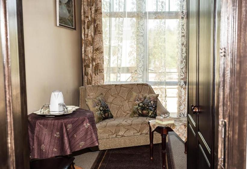 مسافرخانه City Center Kaķis B&b