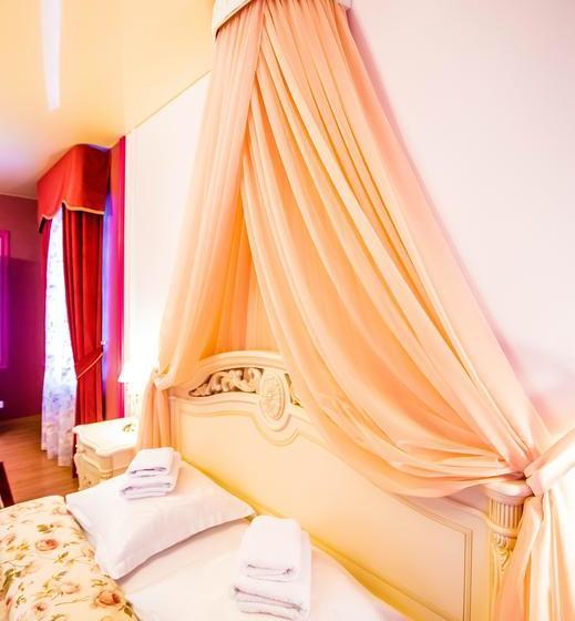 酒店 13 Chairs Boutique