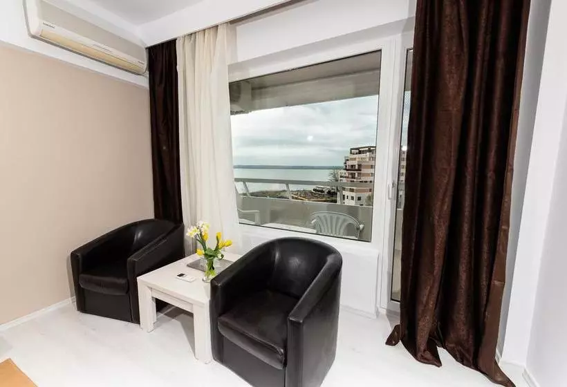 Hotel Ambasador