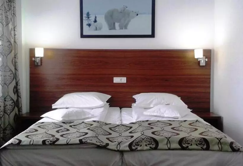 هتل Hostel Orhideea