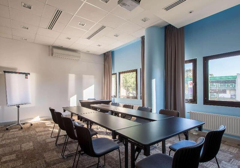 בית מלון כפרי Ibis Wroclaw Centrum