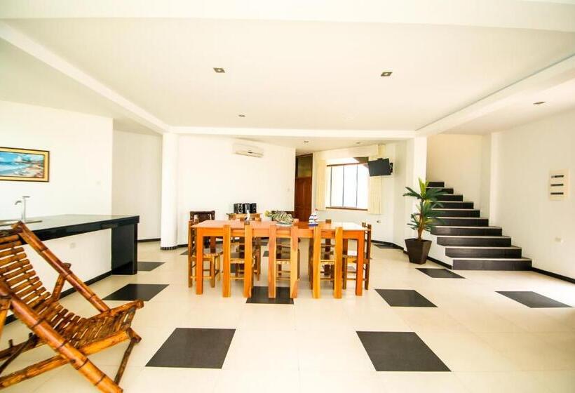 هتل Nauti K Beach