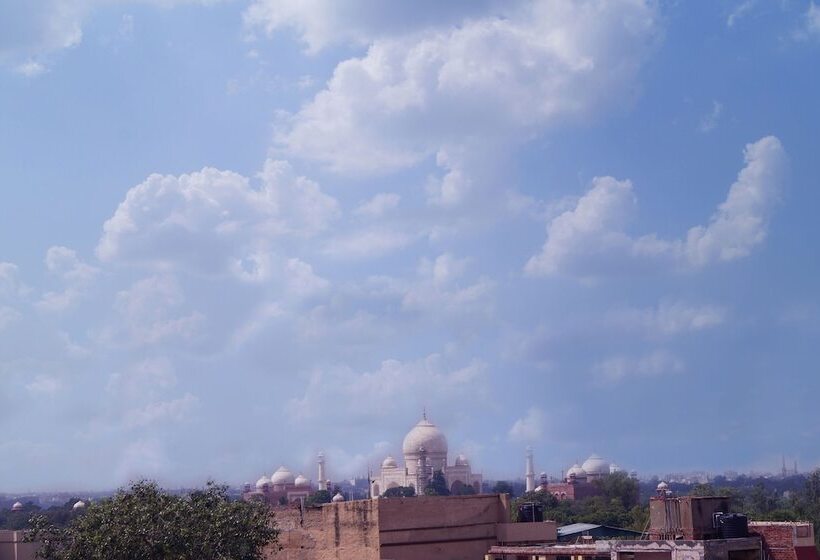 هتل Optimum Sheela Inn @ Taj