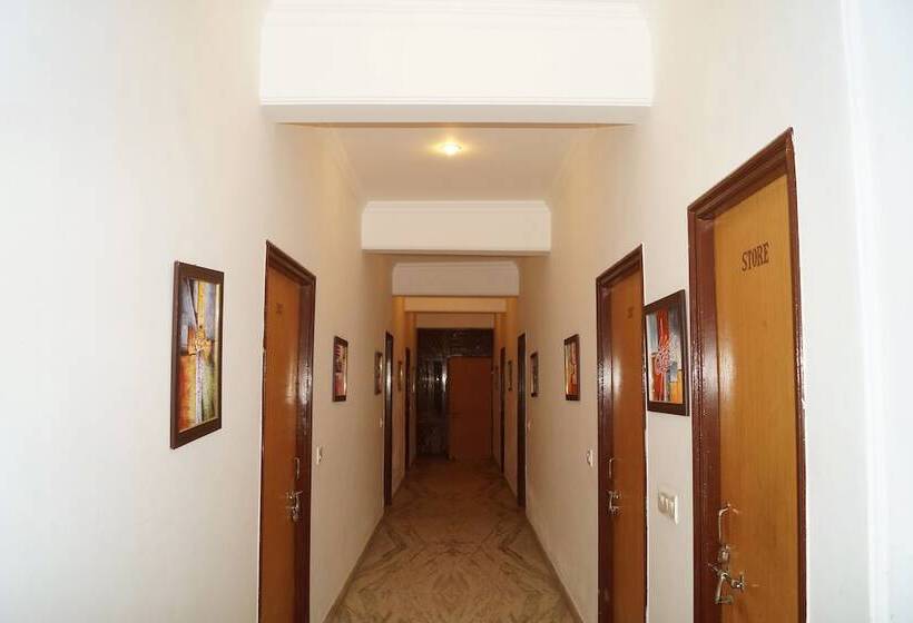 هتل Optimum Sheela Inn @ Taj