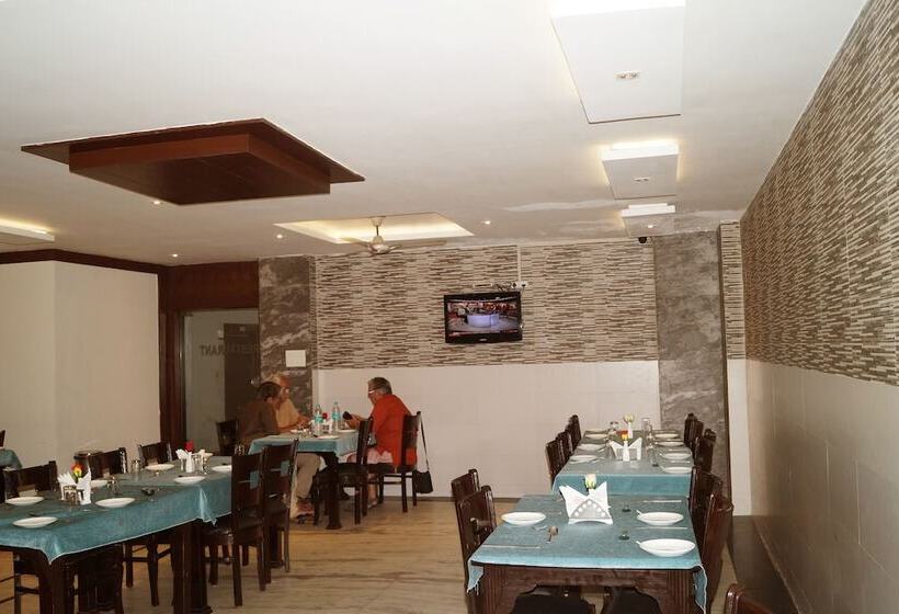 هتل Optimum Sheela Inn @ Taj