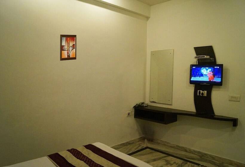 هتل Optimum Sheela Inn @ Taj