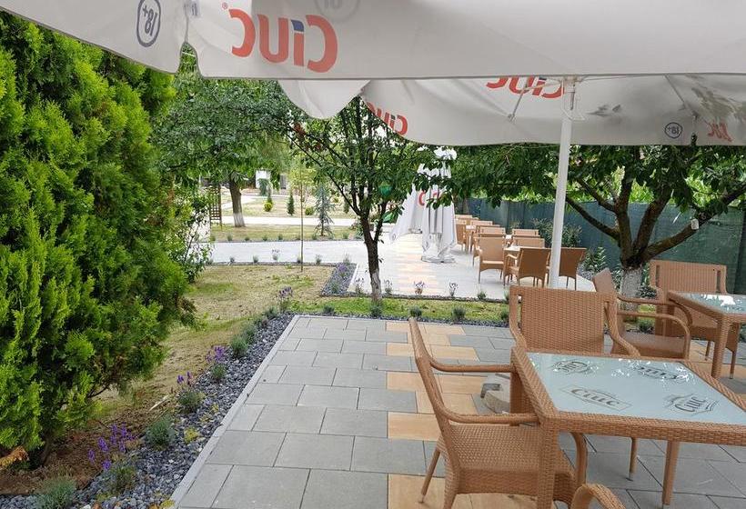 汽车旅馆 Han Paprika Tureni