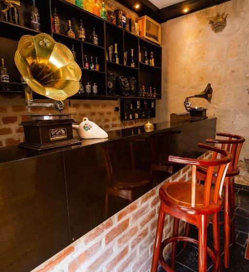 ホテル El Portal De San Lázaro