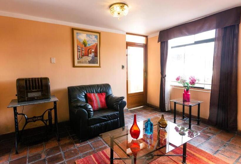 ホテル El Portal De San Lázaro