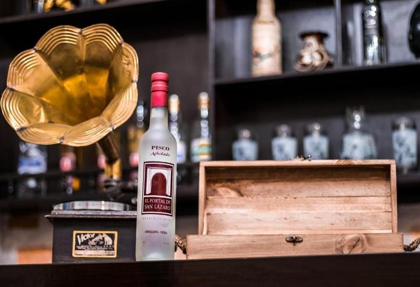 ホテル El Portal De San Lázaro