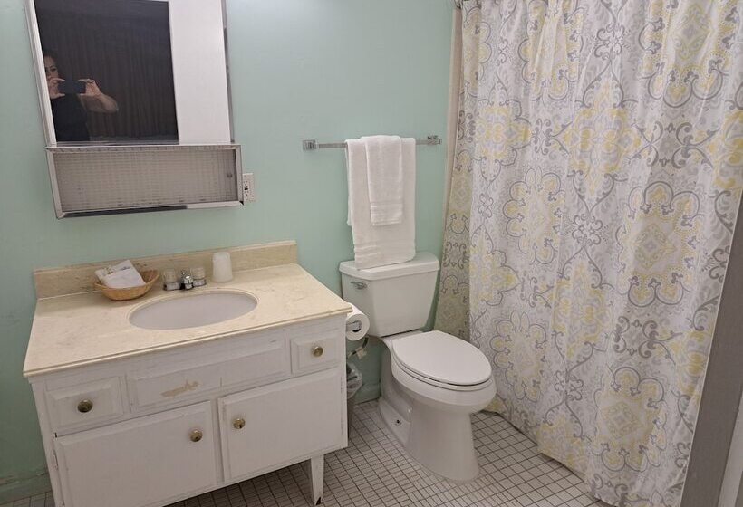 فندق Sandpiper Springs Spa & Retreat