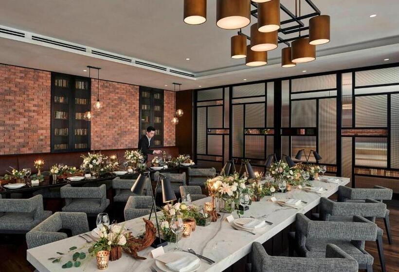 هتل Stripes Kuala Lumpur, Autograph Collection