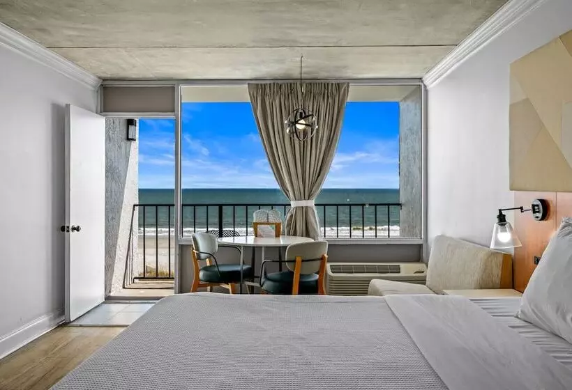 هتل The Beverley Beach House
