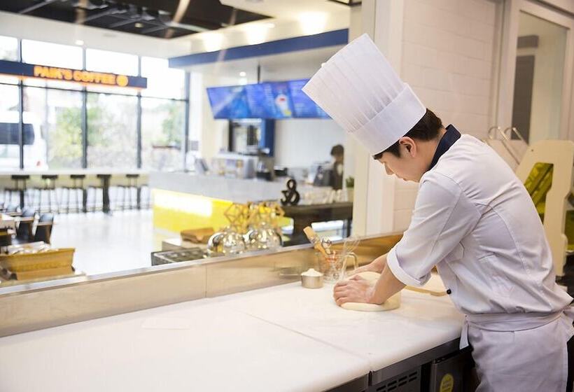 هتل The Born Jeju