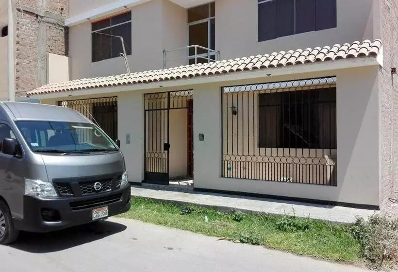 Nasca Travel One Hostel