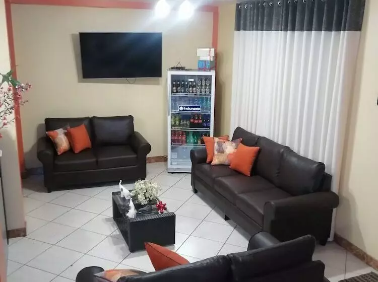Nasca Travel One Hostel