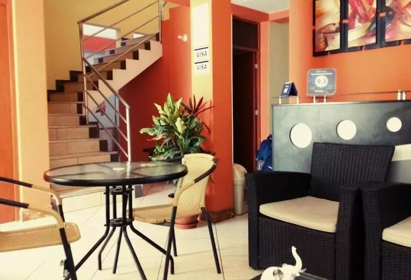 Nasca Travel One Hostel