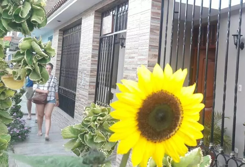 Nasca Travel One Hostel